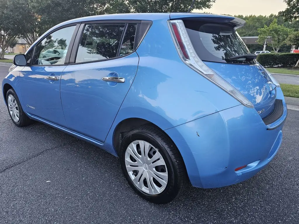 2013 Nissan Leaf S photo 3