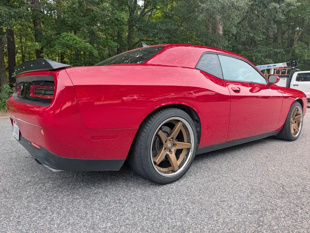 2016 Dodge Challenger HEMI Scat Pack Shaker 392 photo 3
