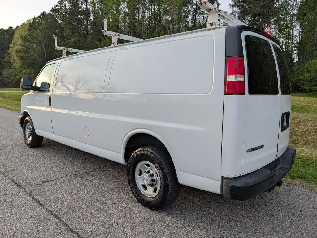 2017 Chevrolet Express 3500 Extended Work Van's photo