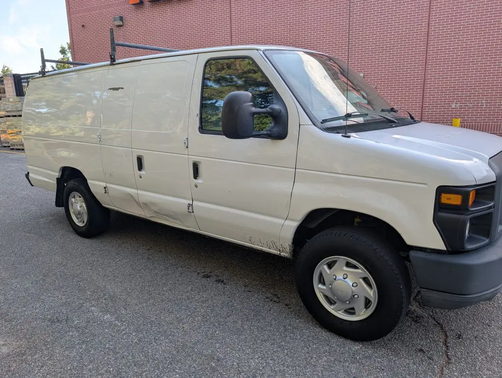 2014 Ford E-Series E-250 Extended photo 5