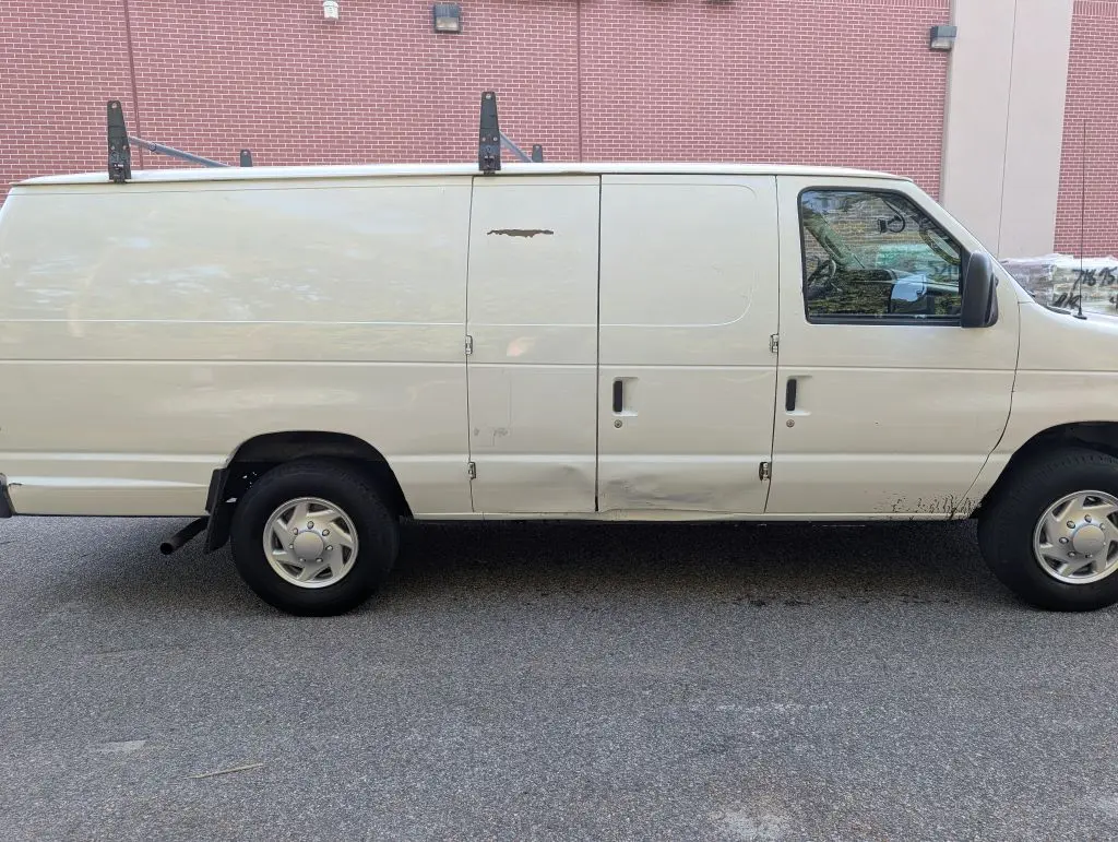 2014 Ford E-Series E-250 Extended photo 4