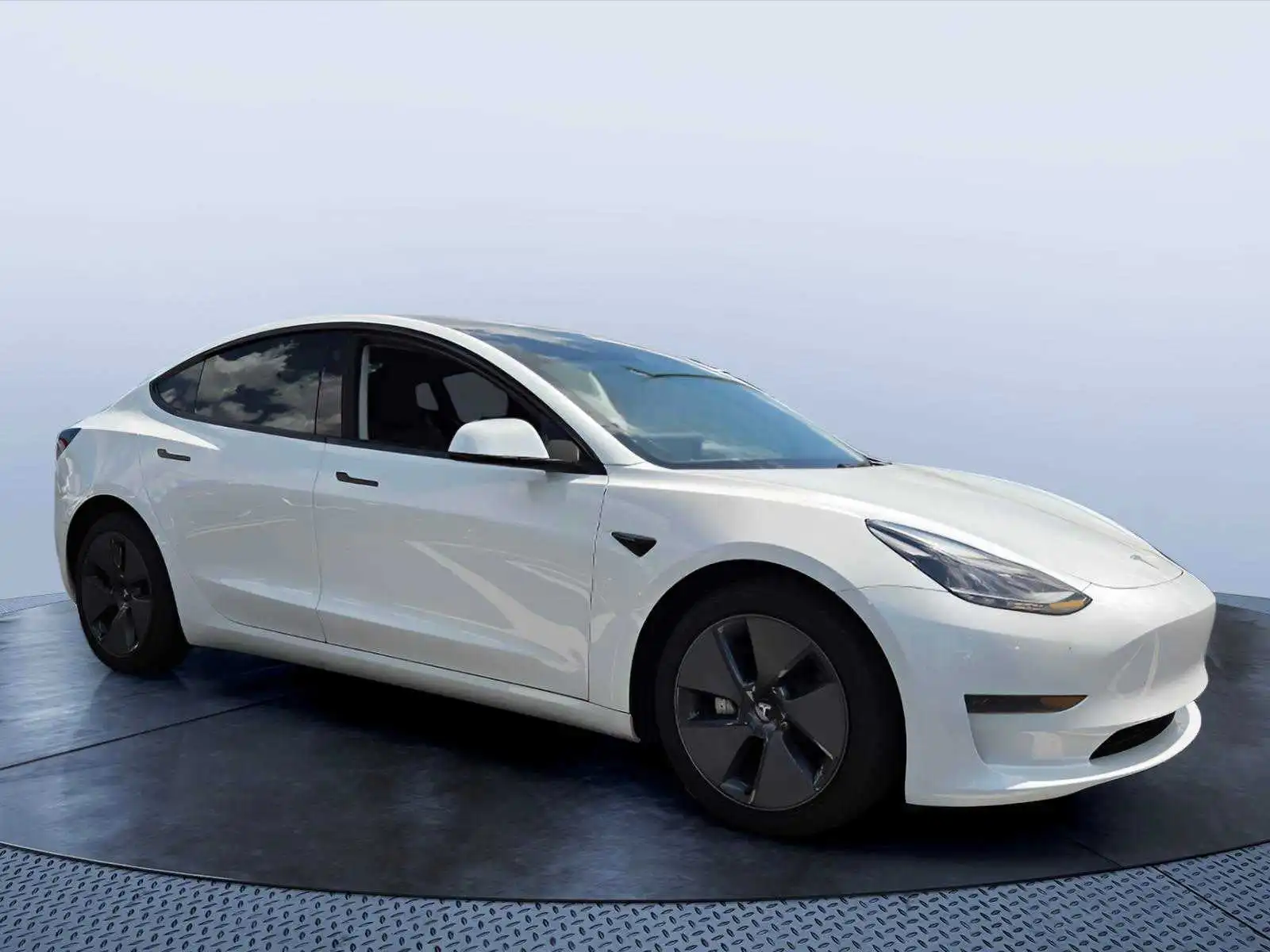 2023 Tesla Model 3 Base's photo