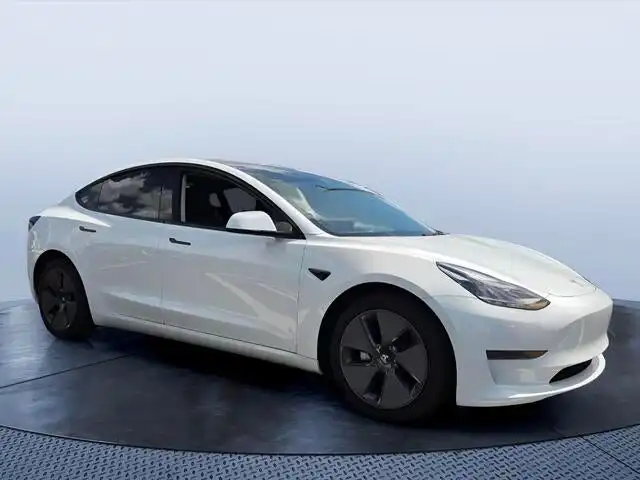 2023 Tesla Model 3 Base's photo