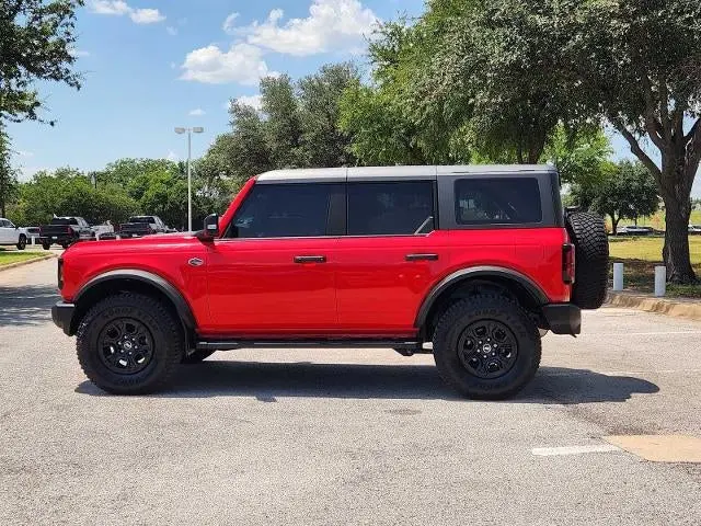 2022 Ford Bronco Wildtrak 4x4 photo 3