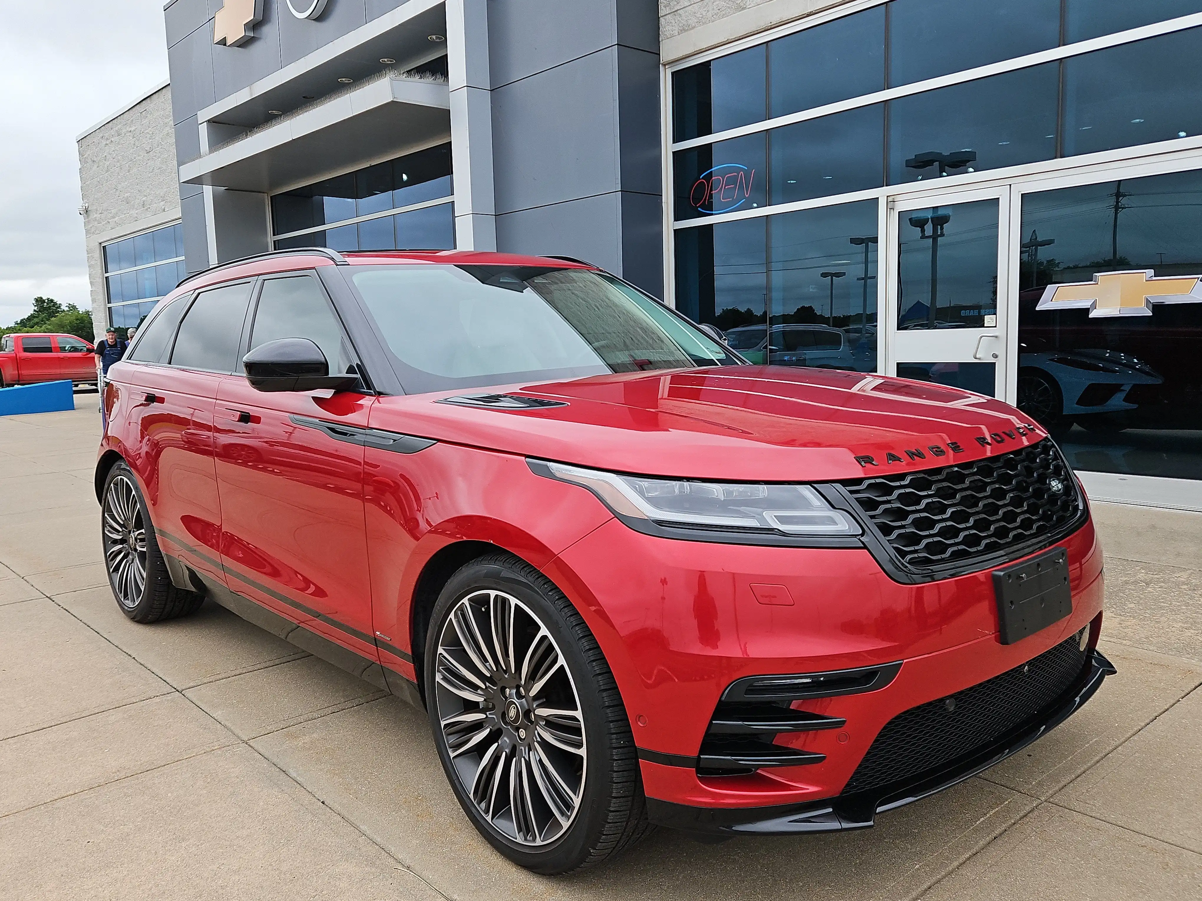 2021 Land Rover Range Rover Velar R-Dynamic HSE V6's photo