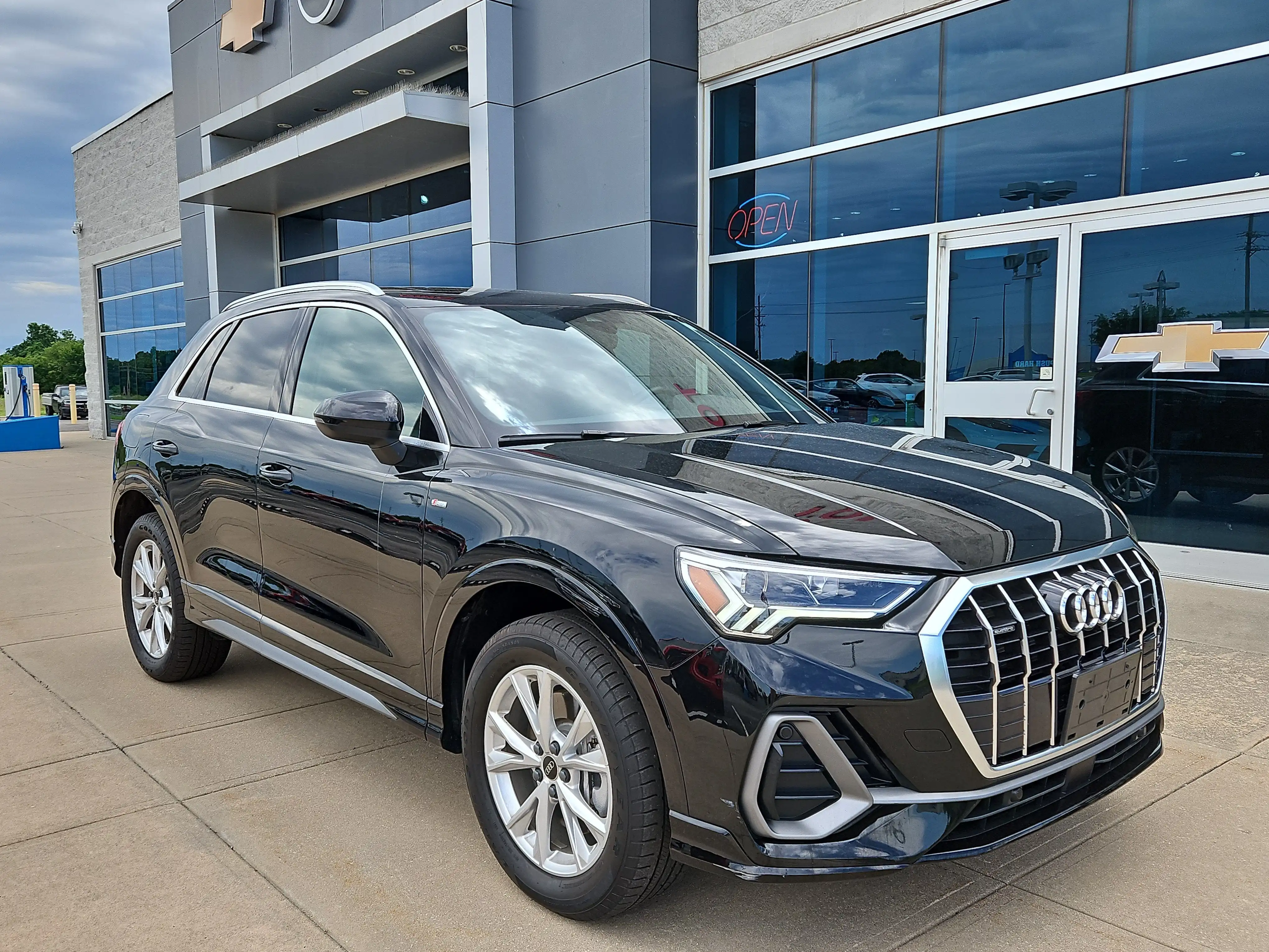 2025 Audi Q3 45 TFSI S Line Premium quattro's photo