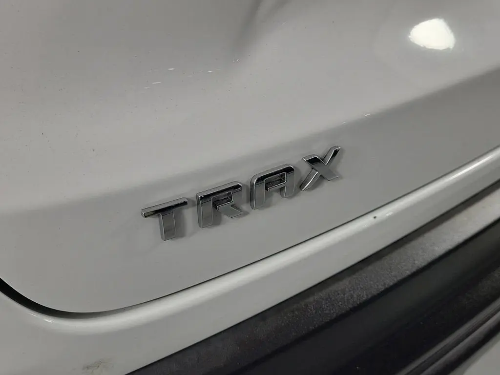 2024 Chevrolet Trax LS photo 5