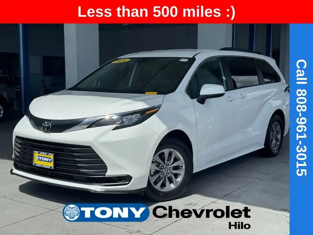 2026 Toyota Sienna LE 8-Passenger Hybrid FWD's photo