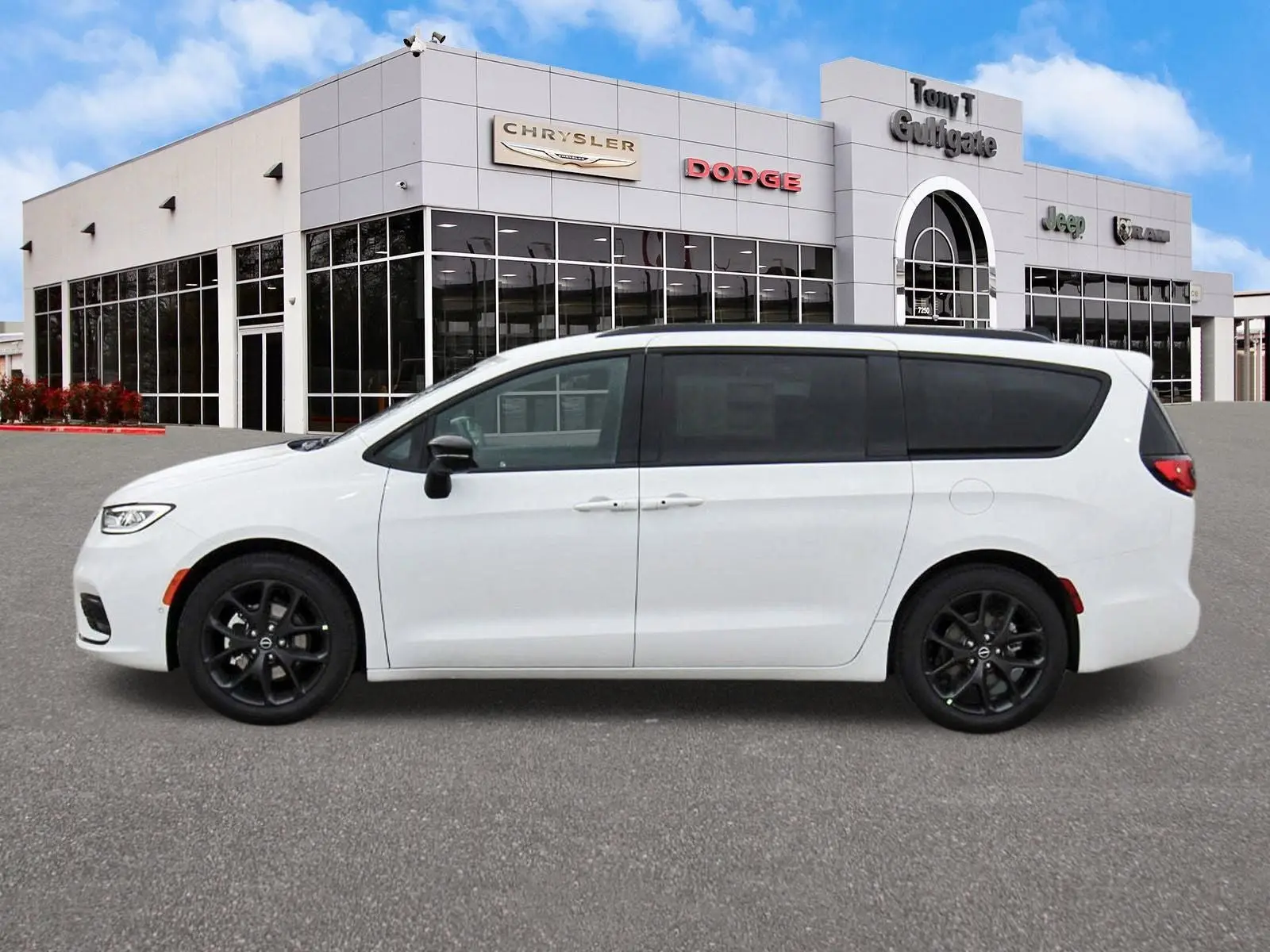 2026 Chrysler Pacifica Select photo 5