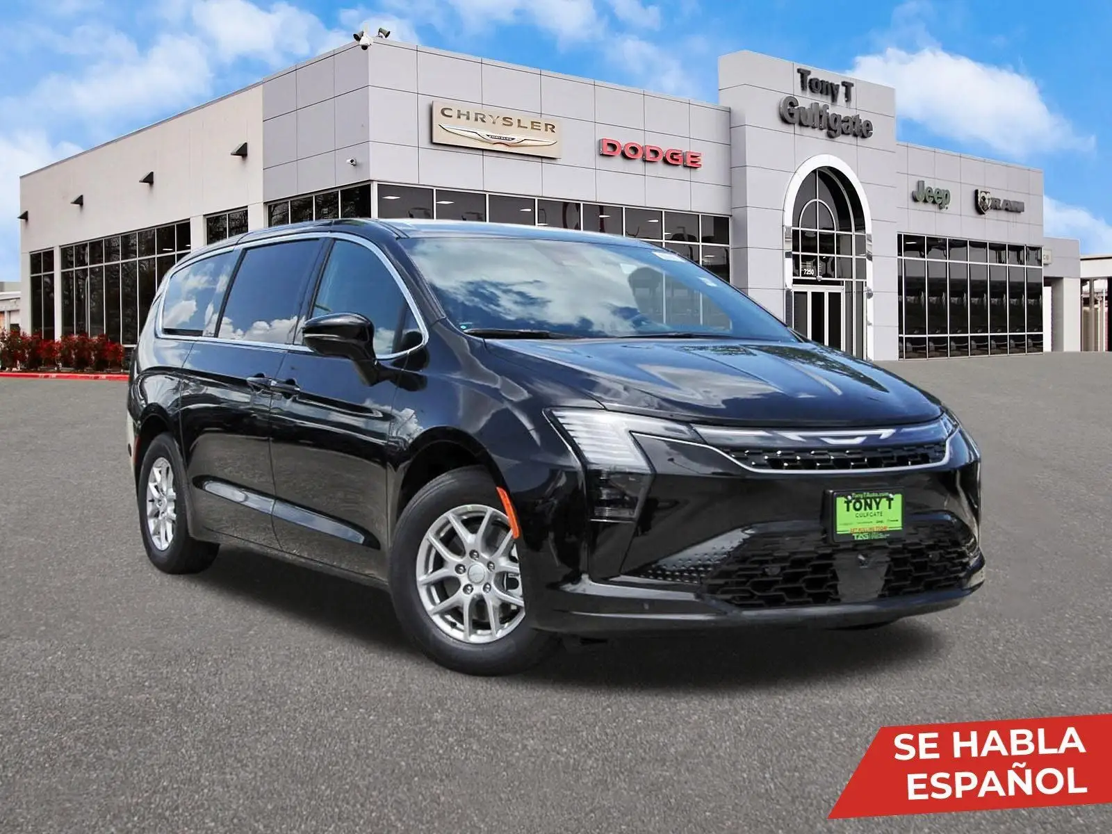 2027 Chrysler Pacifica Select photo 1