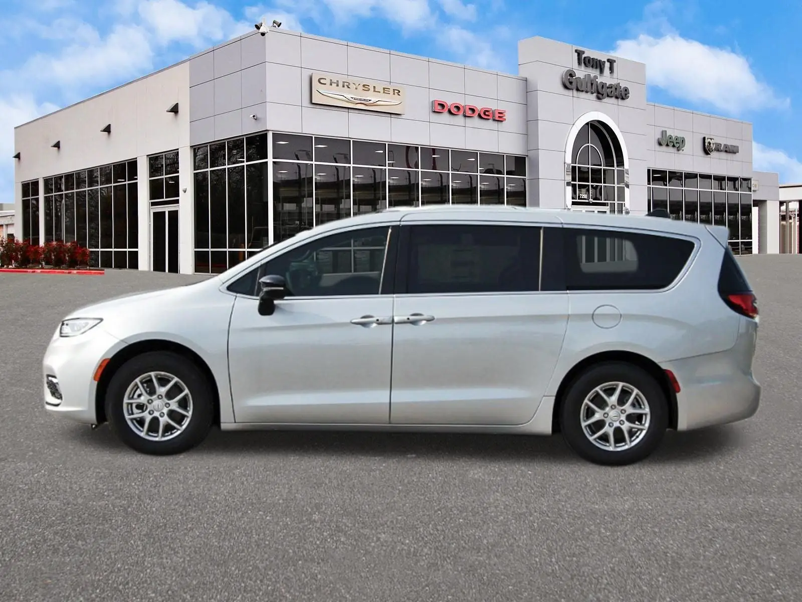 2026 Chrysler Pacifica Select photo 5