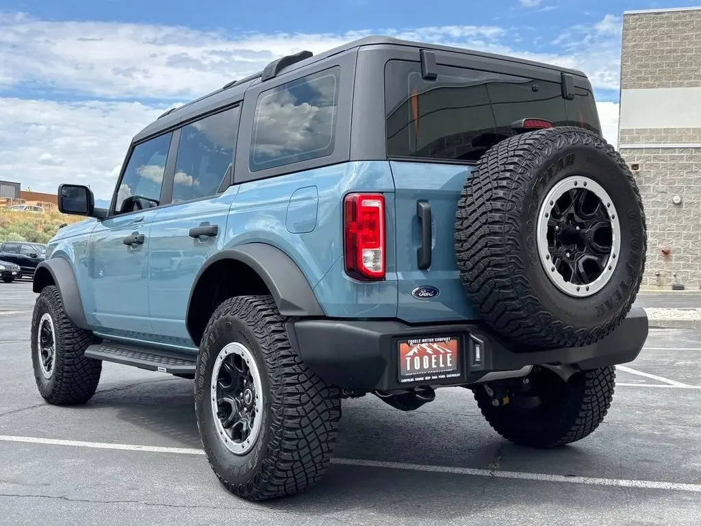 2023 Ford Bronco Base Advanced 4x4 photo 4