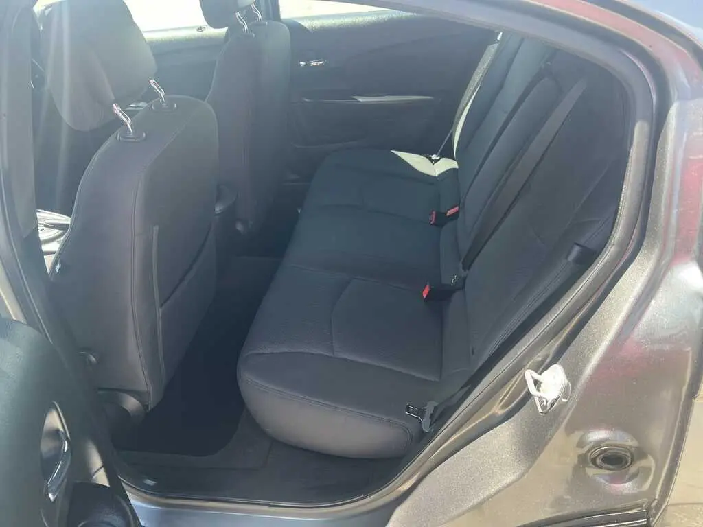2013 Chrysler 200 LX photo 5