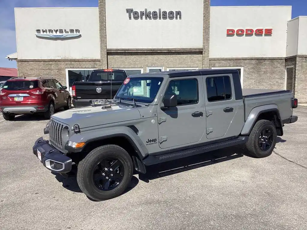2021 Jeep Gladiator Sport S's photo