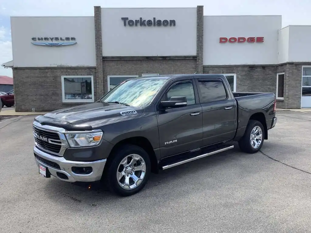2019 RAM 1500 Big Horn/Lone Star 4x4 Crew Cab 5'7's photo