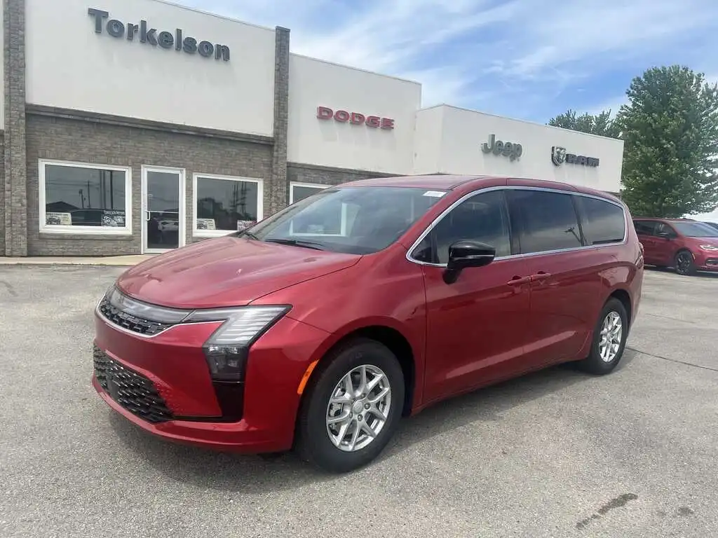 2027 Chrysler Pacifica Select's photo