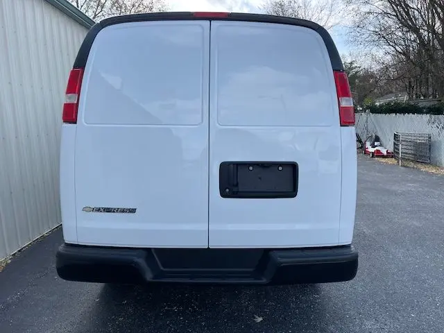 2023 Chevrolet Express 2500 Extended Work Van HD photo 4