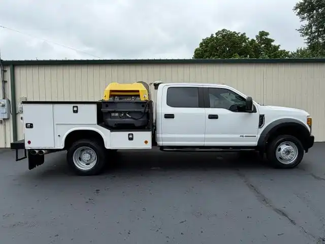 2017 Ford F-550 Diesel DRW Super Duty Crew Utility With Compressor 1 Owner's photo