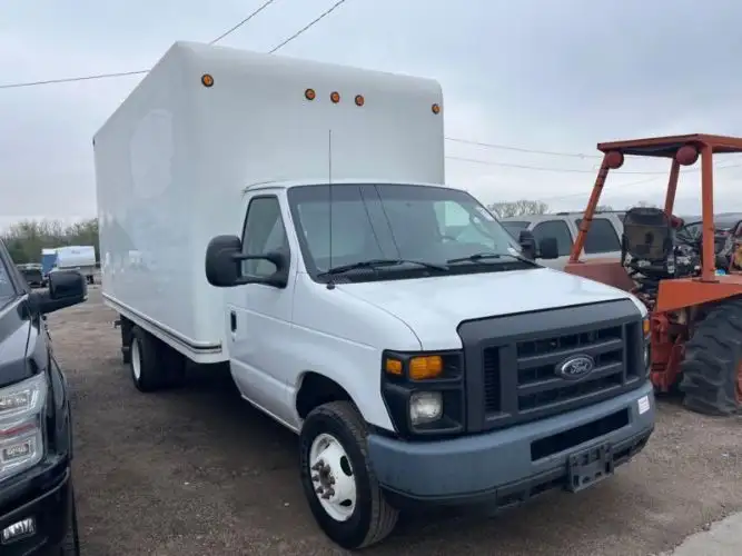 2017 Ford E-Series SRW E-350 Super Duty 138 in WB's photo