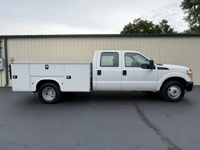 2016 Ford F-350 Lariat Crew Cab 176-In DRW's photo