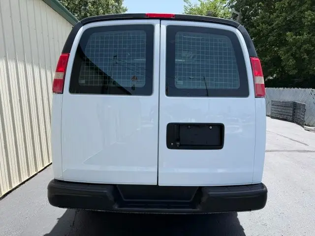 2017 Chevrolet Express 2500 Work Van HD photo 4