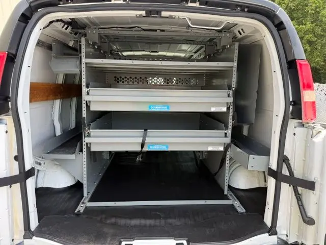 2017 Chevrolet Express 2500 Work Van HD photo 5