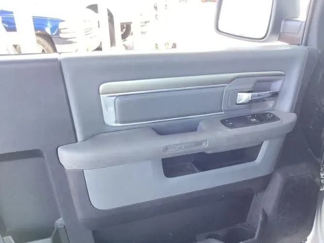 2018 RAM 1500 Tradesman Regular Cab 8' photo 4