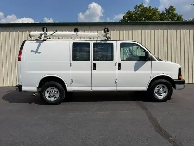 2014 Chevrolet Express Work Van HD 2500 photo 1
