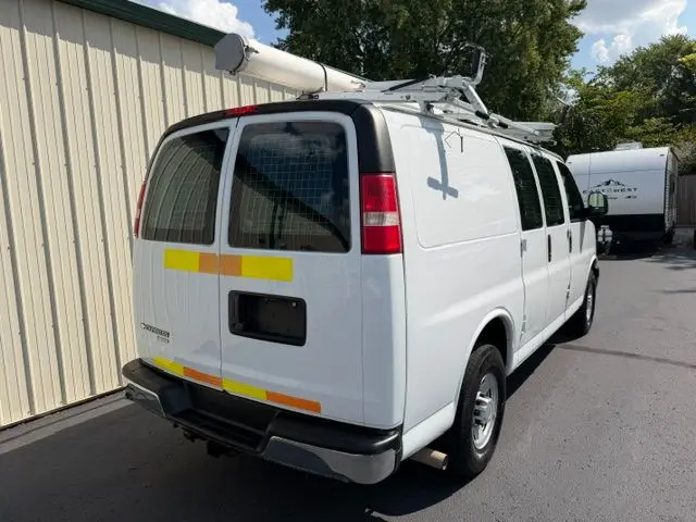 2014 Chevrolet Express Work Van HD 2500 photo 3