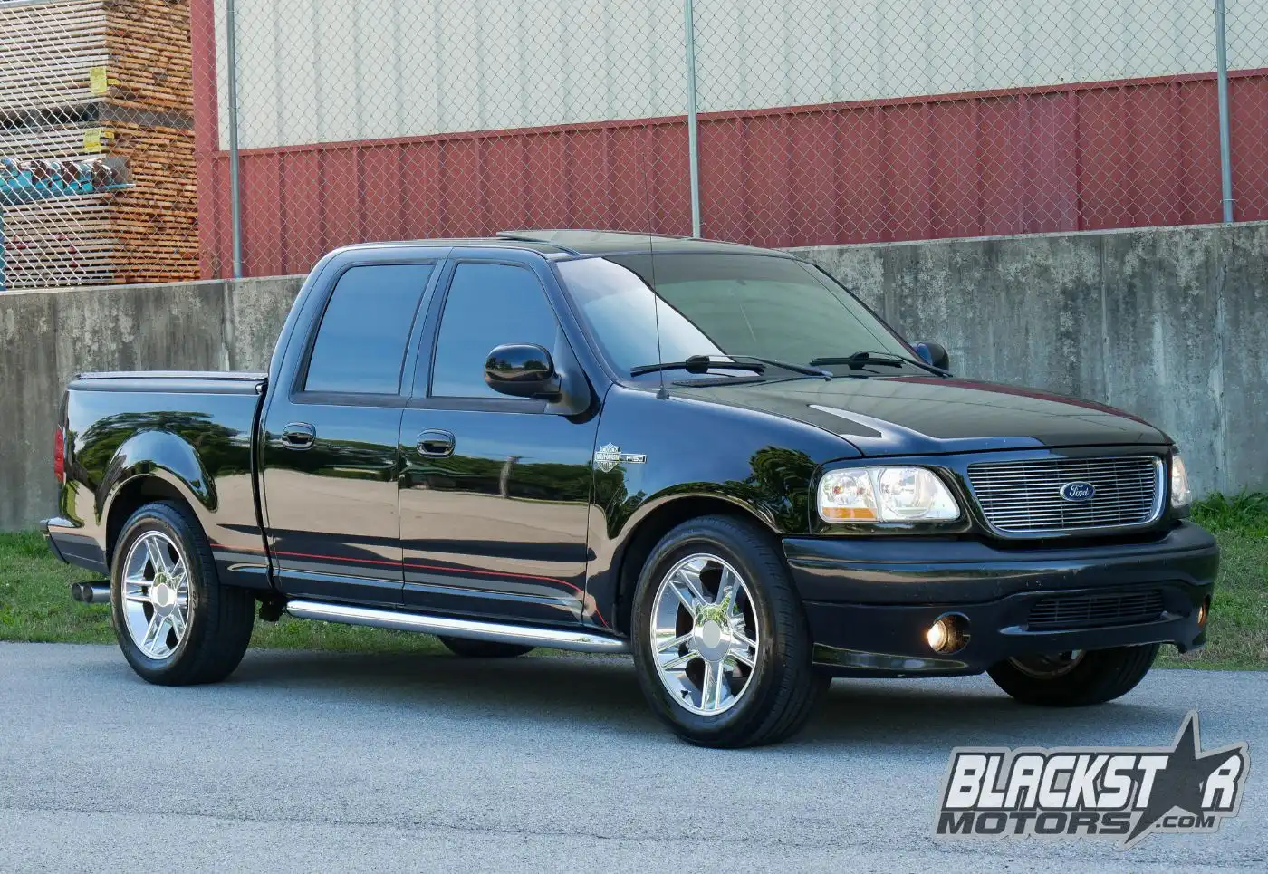 2001 Ford F-150 Harley Davidson's photo