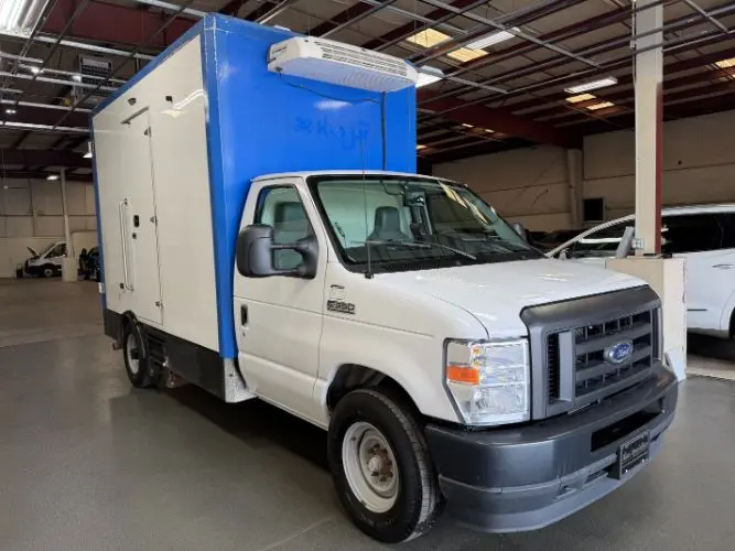 2023 Ford E-Series SRW E-350 Super Duty 138 in WB photo 5