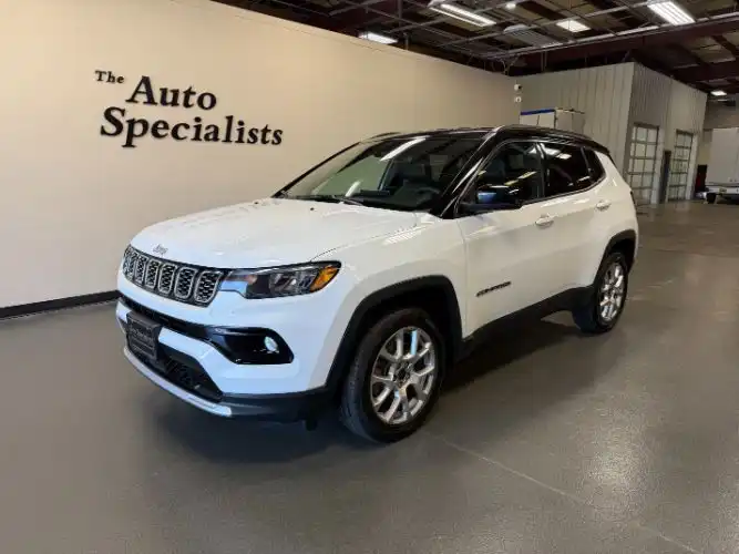2025 Jeep Compass Limited 4X4's photo