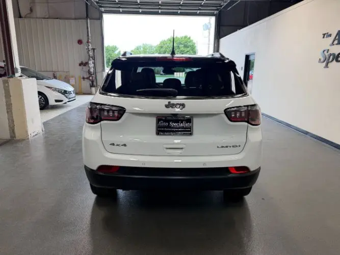 2025 Jeep Compass Limited 4X4 photo 4