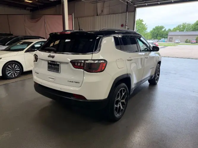 2025 Jeep Compass Limited 4X4 photo 5