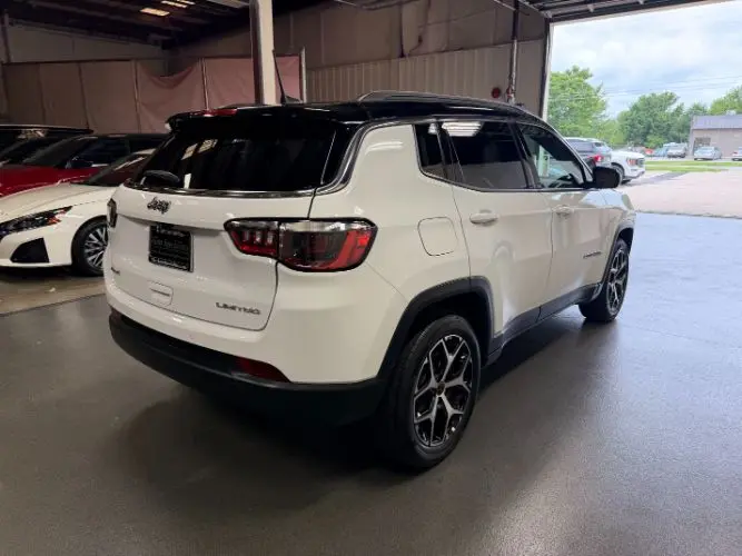 2025 Jeep Compass Limited 4X4 photo 5