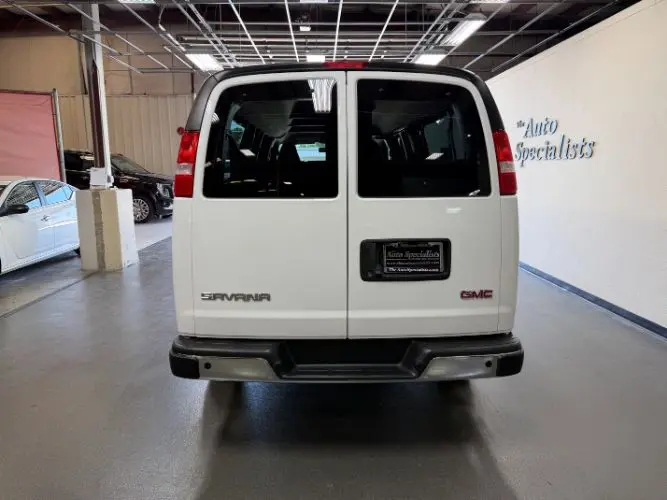 2025 GMC Savana 3500 LT Ext WB photo 4