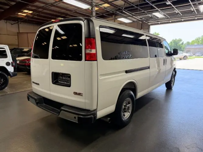2025 GMC Savana 3500 LT Ext WB photo 5