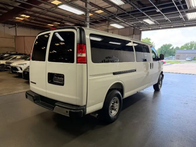 2025 Chevrolet Express 3500 LT Extended photo 5