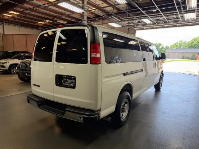 2025 Chevrolet Express 3500 LT Extended photo 5