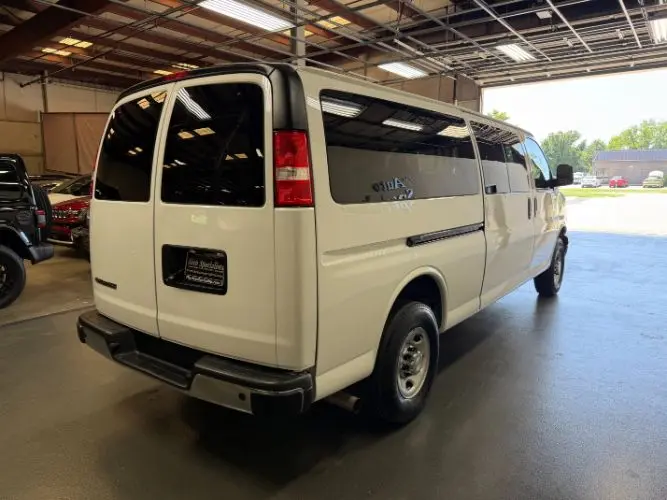 2024 Chevrolet Express 3500 LT Extended photo 4