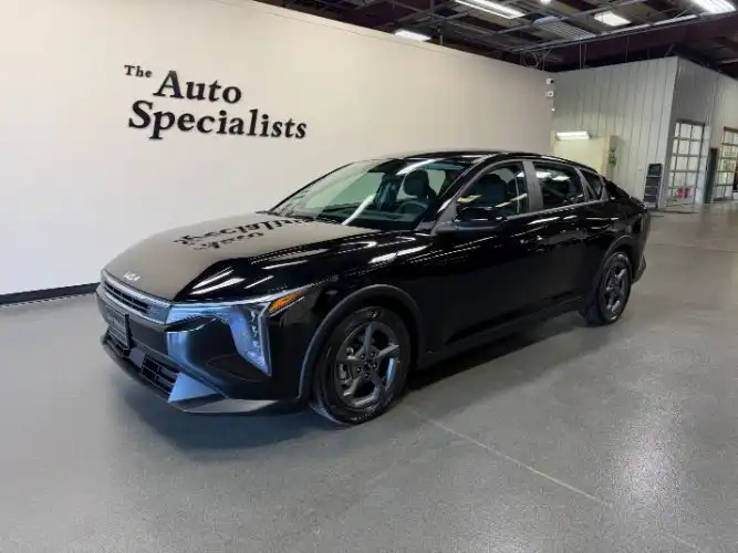 2026 Kia K4 LXS AT's photo
