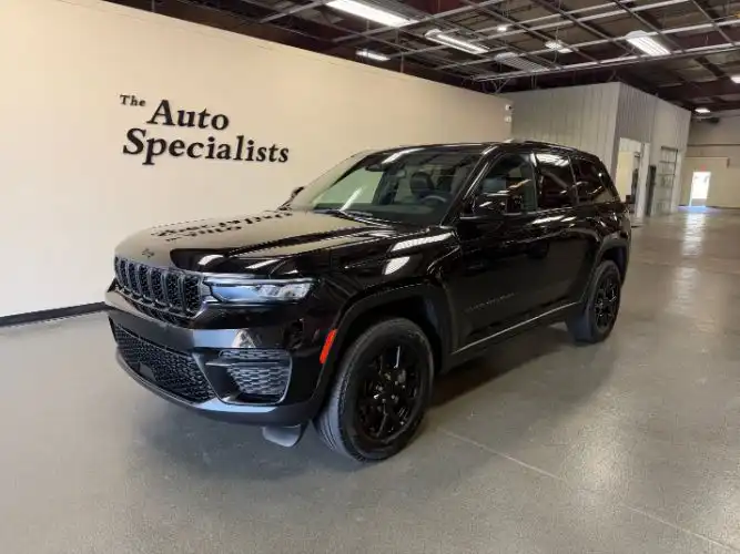 2024 Jeep Grand Cherokee Altitude 4x4's photo