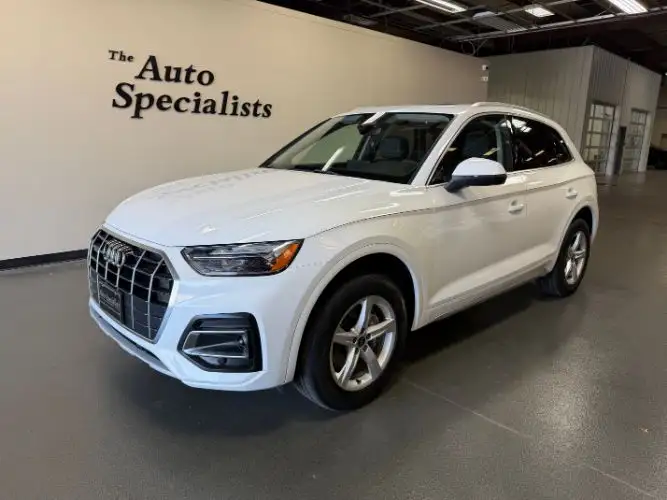 2023 Audi Q5 40 Premium's photo