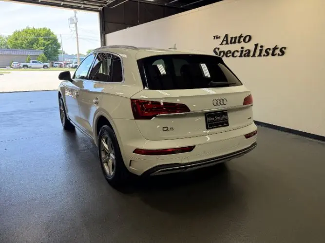 2023 Audi Q5 40 Premium photo 3