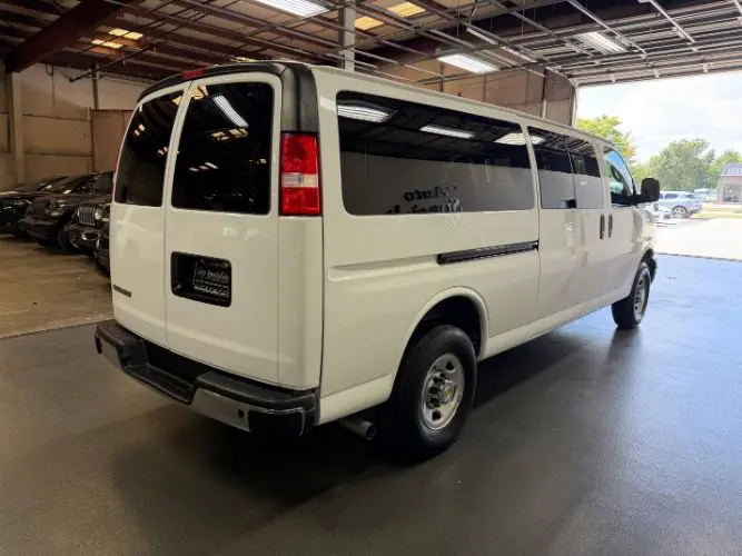 2024 Chevrolet Express LT 3500 Extended photo 5