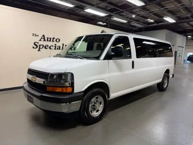 2024 Chevrolet Express LT 3500 Extended's photo