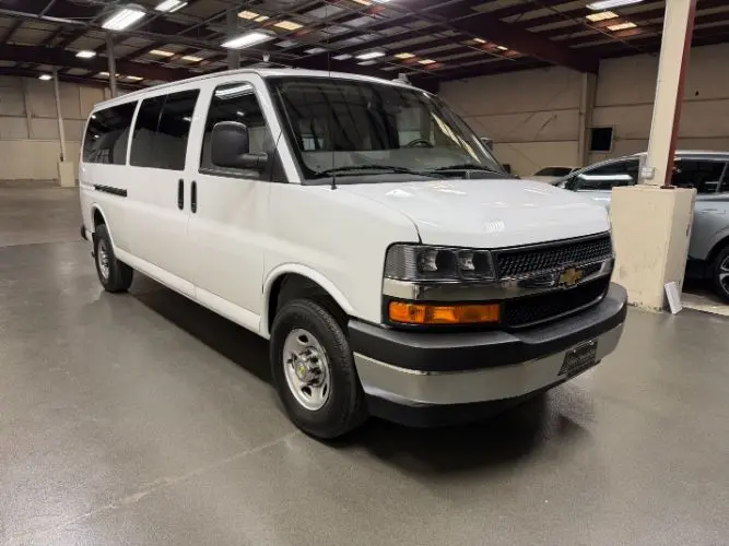 2024 Chevrolet Express LT 3500 Extended photo 5