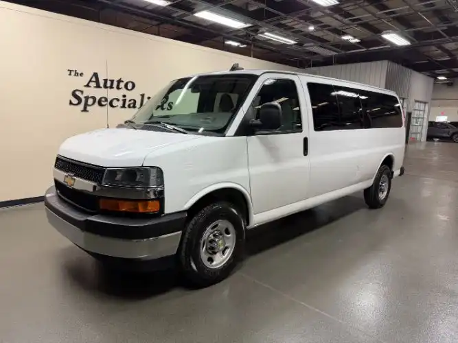 2024 Chevrolet Express LT 3500 Extended's photo