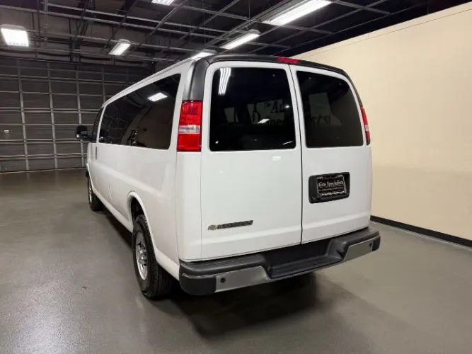 2024 Chevrolet Express LT 3500 Extended photo 3