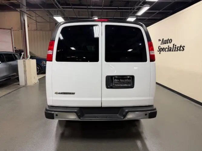 2024 Chevrolet Express LT 3500 Extended photo 4